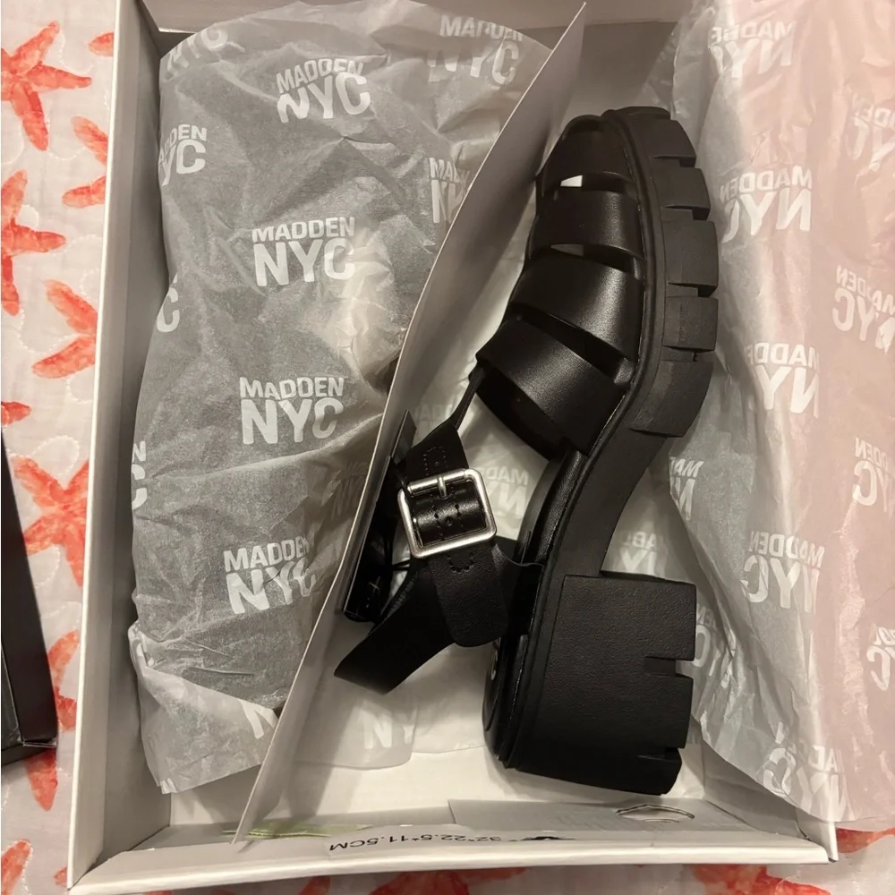 Trendy Black Platform Sandals - Picture 4 of 8